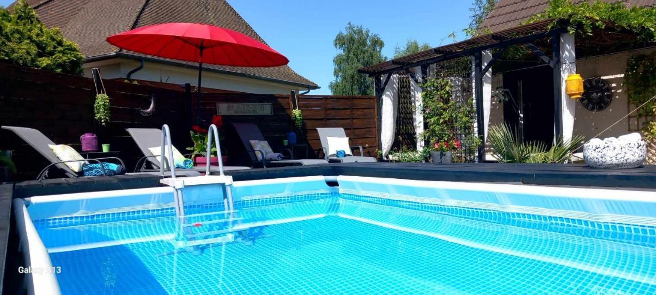 Les Epinettes Chambres D'Hotes Crevecoeur-le-Grand Luaran gambar