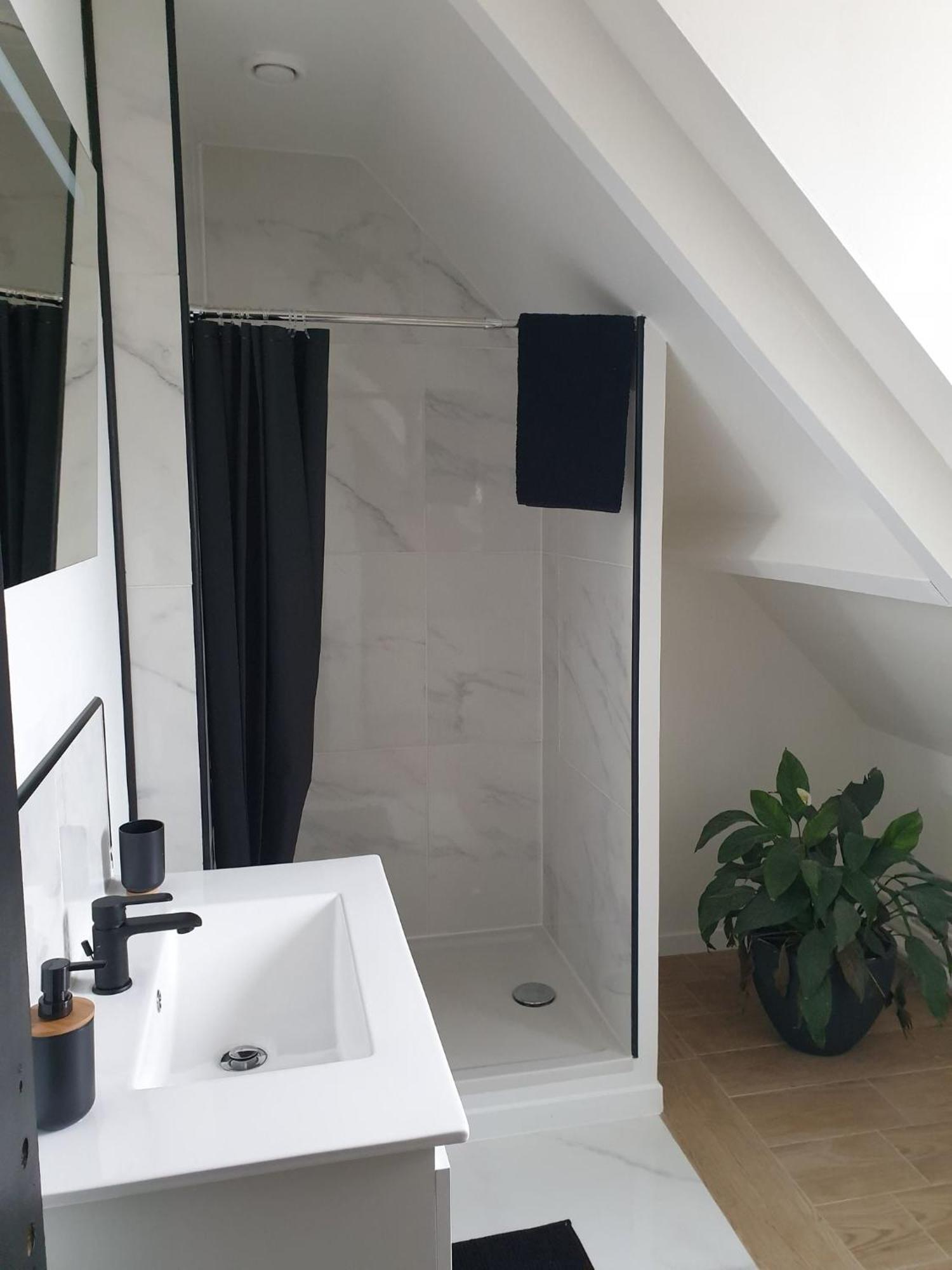 Les Epinettes Chambres D'Hotes Crevecoeur-le-Grand Luaran gambar
